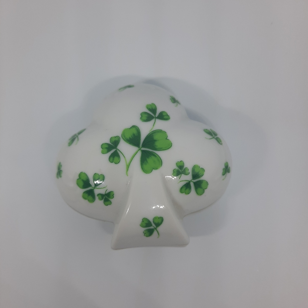 Lefton shamrock covered dish